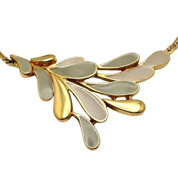 Trifari Gold-Tone Necklace Clip-On Earrings Vtg Cream Grey Green Enamel Leaf - Picture 12 of 12